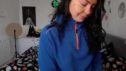 TheFarmergirl online show from 05/17/26, 03:59