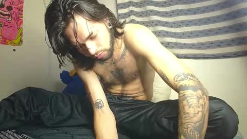 Snapshot of theferxxo_12 chatting on 02/05/25, 01:37 independent Model online show from 02/05/25, 01:37