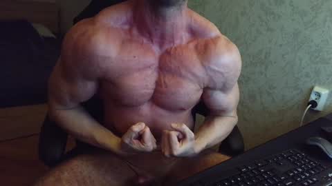 Snapshot of thefitgiant chatting on 01/31/25, 06:03 Vince online show from 01/31/25, 06:03