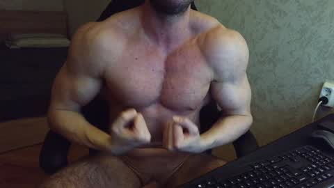 Snapshot of thefitgiant chatting on 02/08/25, 08:21 Vince online show from 02/08/25, 08:21