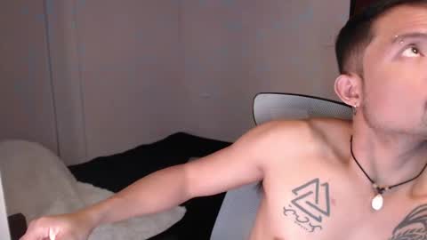 Snapshot of thefriskyasian chatting on 12/03/24, 06:38 Jaycee online show from 12/03/24, 06:38