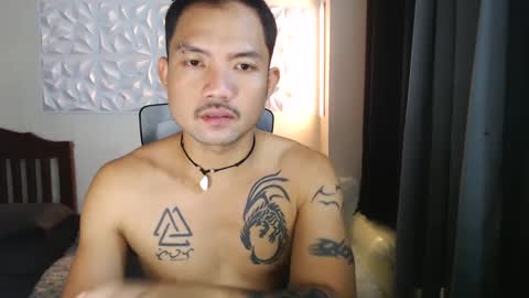 Snapshot of thefriskyasian chatting on 12/15/24, 01:32 Jaycee online show from 12/15/24, 01:32
