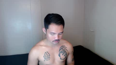 Snapshot of thefriskyasian chatting on 12/20/24, 04:46 Jaycee online show from 12/20/24, 04:46