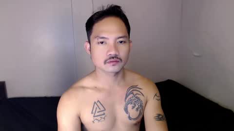 Snapshot of thefriskyasian chatting on 12/25/24, 06:52 Jaycee online show from 12/25/24, 06:52