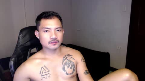 Snapshot of thefriskyasian chatting on 01/03/25, 08:32 Jaycee online show from 01/03/25, 08:32