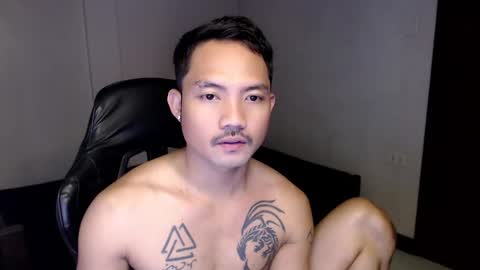 Snapshot of thefriskyasian chatting on 01/09/25, 11:02 Jaycee online show from 01/09/25, 11:02