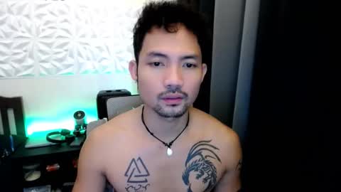 Snapshot of thefriskyasian chatting on 10/04/25, 01:47 Jaycee online show from 10/04/25, 01:47