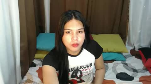 Snapshot of thegreat_legacy chatting on 02/15/26, 07:05 Elle dont forget to folloW me and thumbs up online show from 02/15/26, 07:05