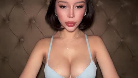 Elle  dont forget to folloW me and thumbs up online show from 03/06/26, 12:07