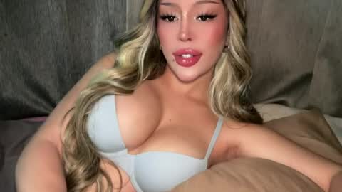 Elle  dont forget to folloW me and thumbs up online show from 07/17/26, 04:30