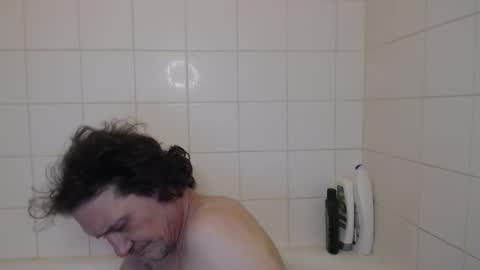 Green online show from 02/11/26, 06:57