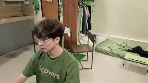 Green online show from 11/24/25, 03:01