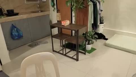 Green online show from 11/30/25, 05:28