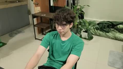 Green online show from 02/21/26, 08:21