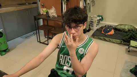 Green online show from 04/06/26, 08:37