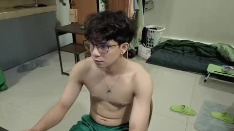 Green online show from 04/17/26, 09:23