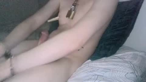 Snapshot of thehoodedsubb chatting on 11/13/25, 06:45 thehoodedsubb online show from 11/13/25, 06:45