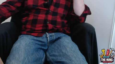 Snapshot of thehunghandyman chatting on 04/28/26, 02:27 TheHungHandyman online show from 04/28/26, 02:27