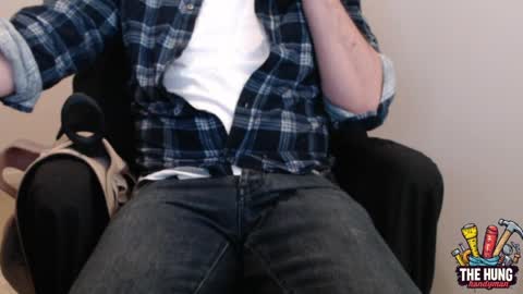 Snapshot of thehunghandyman chatting on 05/11/26, 08:31 TheHungHandyman online show from 05/11/26, 08:31