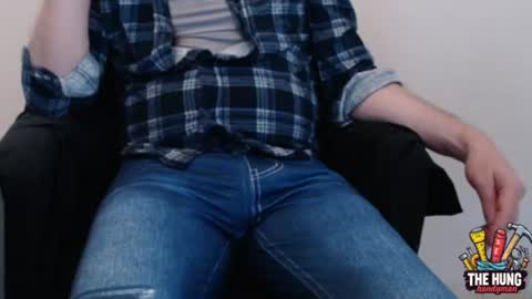 Snapshot of thehunghandyman chatting on 06/08/26, 02:34 TheHungHandyman online show from 06/08/26, 02:34