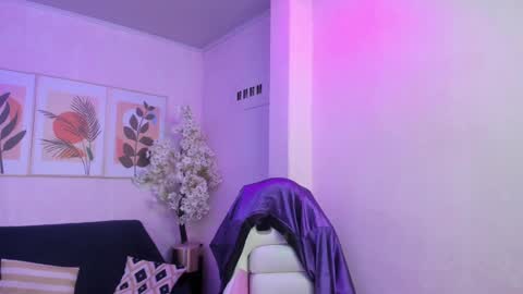 Theia  online show from 03/02/25, 04:17