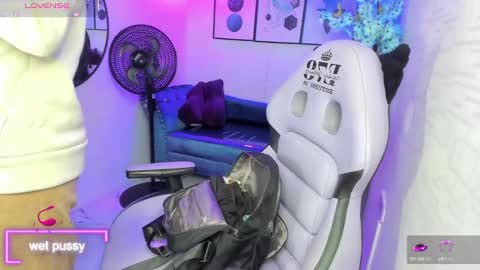 Theia  online show from 09/29/25, 12:21