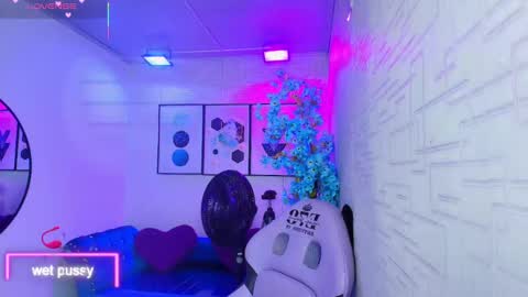 Theia  online show from 10/04/25, 12:36