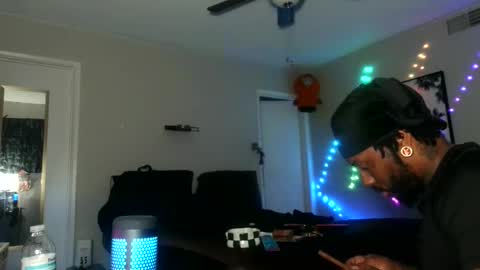 Snapshot of theinceptioncouple444 chatting on 11/05/25, 09:15 IXMCOUPLE444 online show from 11/05/25, 09:15