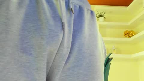 Snapshot of theinderhoot chatting on 01/08/25, 05:48 theinderhoot online show from 01/08/25, 05:48