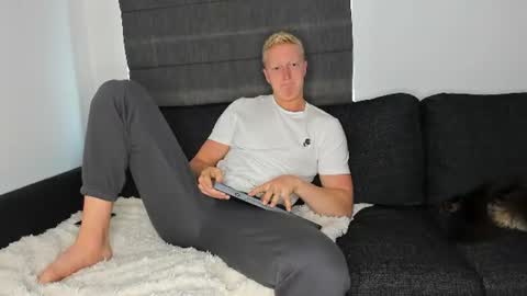 Snapshot of thejacob_d chatting on 06/12/26, 06:12 thejacob_d online show from 06/12/26, 06:12