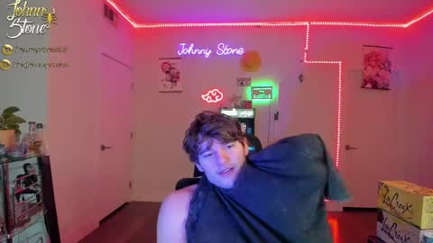 Snapshot of thejohnnystone chatting on 02/19/25, 01:18 Johnny Stone online show from 02/19/25, 01:18