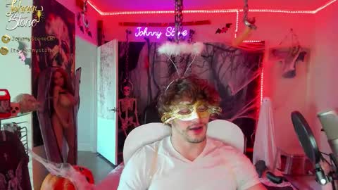 Snapshot of thejohnnystone chatting on 10/16/25, 12:11 Johnny Stone online show from 10/16/25, 12:11
