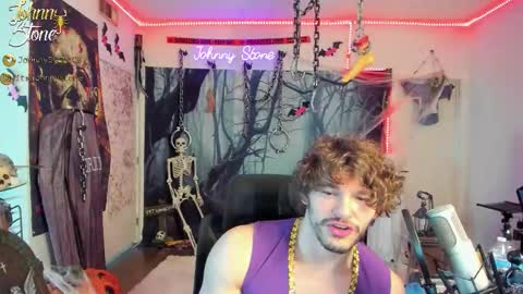 Snapshot of thejohnnystone chatting on 10/27/25, 11:52 Johnny Stone online show from 10/27/25, 11:52