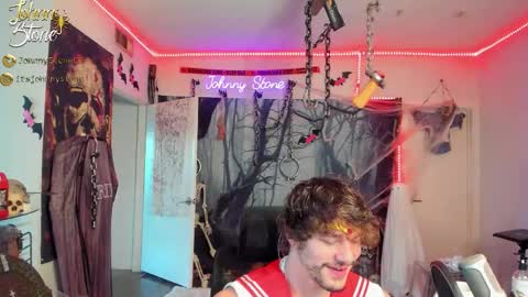 Snapshot of thejohnnystone chatting on 10/31/25, 12:22 Johnny Stone online show from 10/31/25, 12:22