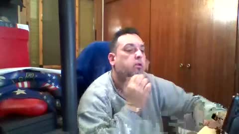 Snapshot of thekier chatting on 01/01/25, 01:15 thekier online show from 01/01/25, 01:15