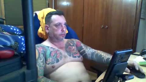 Snapshot of thekier chatting on 02/14/25, 08:37 thekier online show from 02/14/25, 08:37