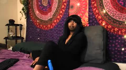 Snapshot of thekrisisingomorrah chatting on 10/24/25, 05:59 thekrisisingomorrah online show from 10/24/25, 05:59
