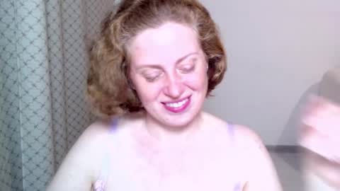 Ella online show from 10/31/25, 07:04