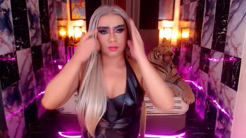 Paula online show from 11/30/25, 12:14