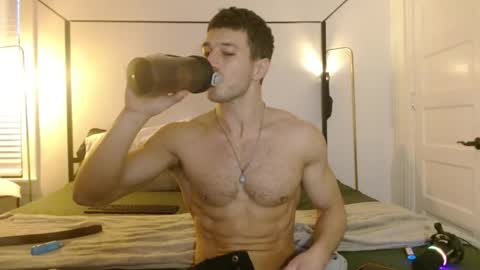 Snapshot of thelincolngrey chatting on 03/03/26, 12:00 Lincoln online show from 03/03/26, 12:00