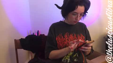 Snapshot of thelusciouslibra chatting on 11/02/25, 08:22 thelusciouslibra online show from 11/02/25, 08:22