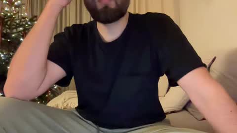 Snapshot of themonarchgoat chatting on 12/27/24, 10:05 TheMonarchGoat online show from 12/27/24, 10:05