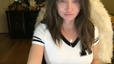 Snapshot of themrsnelson chatting on 01/16/25, 08:11 Cach Nelson online show from 01/16/25, 08:11