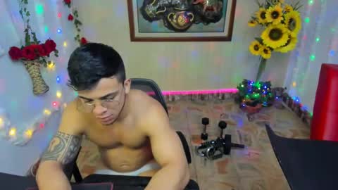 themuscularvenezuelanman online show from 02/03/25, 06:34