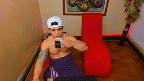 themuscularvenezuelanman online show from 06/05/26, 05:03