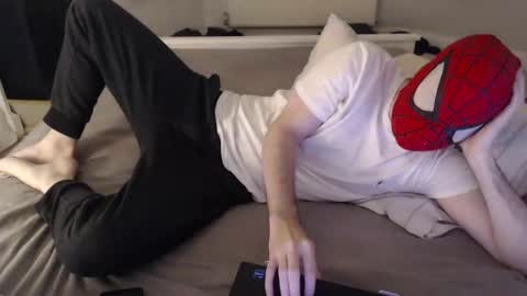 Snapshot of thenakedspidey chatting on 11/17/25, 01:55 thenakedspidey online show from 11/17/25, 01:55