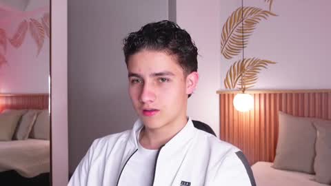  THEO- MATEO  online show from 02/02/25, 12:57