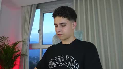  THEO- MATEO  online show from 02/23/25, 11:04