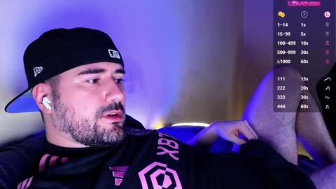 Snapshot of theoravi chatting on 12/24/24, 03:05 Theo Ravi online show from 12/24/24, 03:05