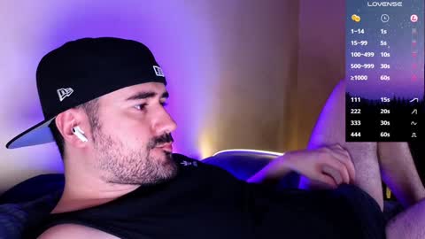 Snapshot of theoravi chatting on 01/02/25, 02:00 Theo Ravi online show from 01/02/25, 02:00